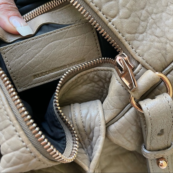 Sold ALEXANDER WANG 🌹 ROSEGOLD ROCCO DUFFEL TOTE - Picture 14 of 16